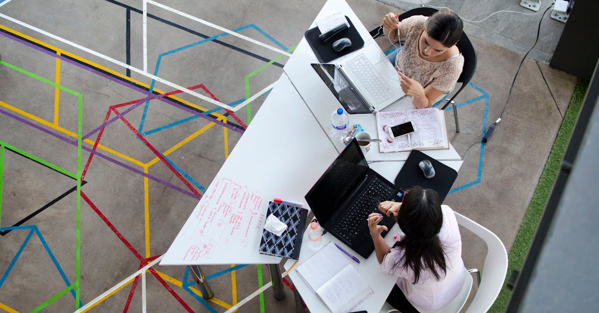 découvrez l'art du networking : stratégies efficaces pour développer votre réseau professionnel, établir des relations solides et optimiser vos opportunités de carrière.