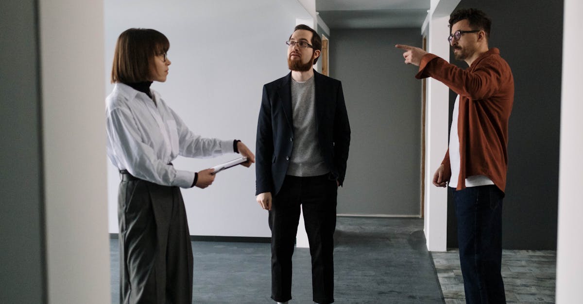 découvrez l'art de la persuasion, ses techniques et stratégies pour influencer efficacement vos interlocuteurs. apprenez à établir des connexions authentiques, à convaincre avec éclat et à transformer vos idées en actions. que ce soit dans un cadre professionnel ou personnel, maîtrisez les clés d'une communication impactante.