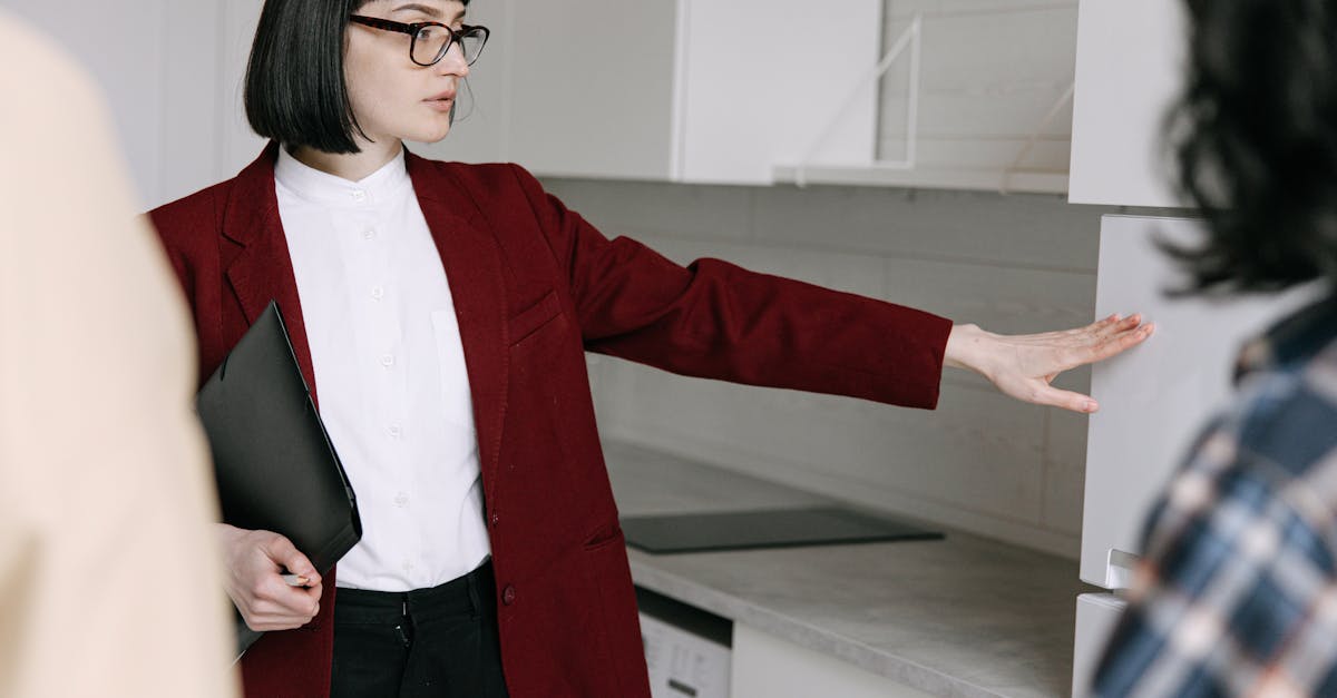 découvrez comment rédiger un sales pitch convaincant qui capte l'attention de vos clients potentiels et booste vos ventes. apprenez les techniques clés pour présenter votre produit de manière efficace et persuasive.