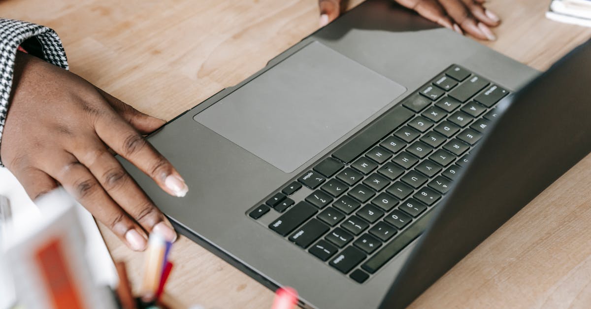 découvrez comment gérer votre réputation en ligne grâce à des stratégies efficaces et adaptées. protégez votre image, choisissez les bonnes pratiques et améliorez votre présence sur le web pour attirer l'attention positive de vos clients.