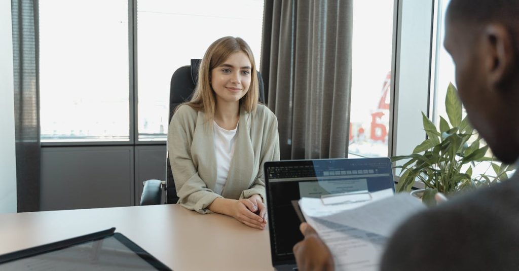découvrez comment optimiser vos processus de recrutement pour attirer les meilleurs talents. améliorez vos stratégies de sélection et réduisez les délais d'embauche grâce à des techniques efficaces et innovantes.