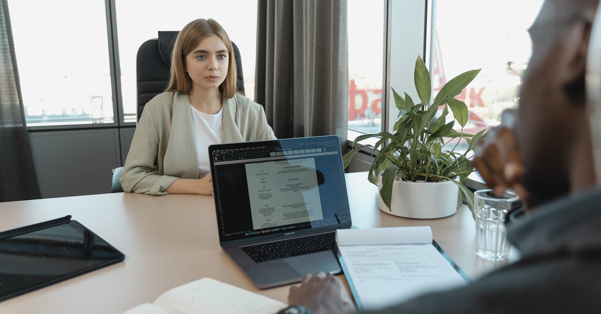 découvrez comment optimiser vos processus de recrutement pour attirer les meilleurs talents. améliorez l'efficacité de vos annonces, sélectionnez les candidats idéaux et réduisez le temps d'embauche grâce à des stratégies innovantes.