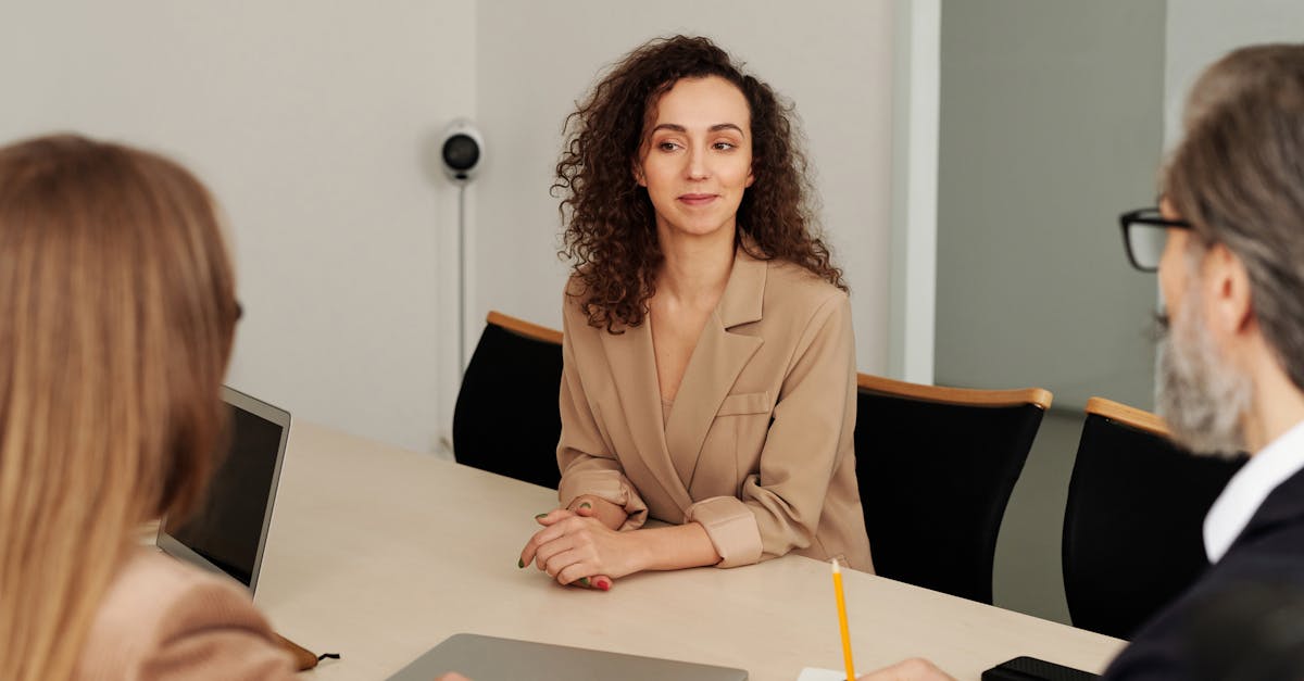 découvrez les stratégies efficaces pour exceller dans les négociations commerciales. apprenez à formuler des propositions convaincantes, à établir des relations solides et à conclure des accords bénéfiques.