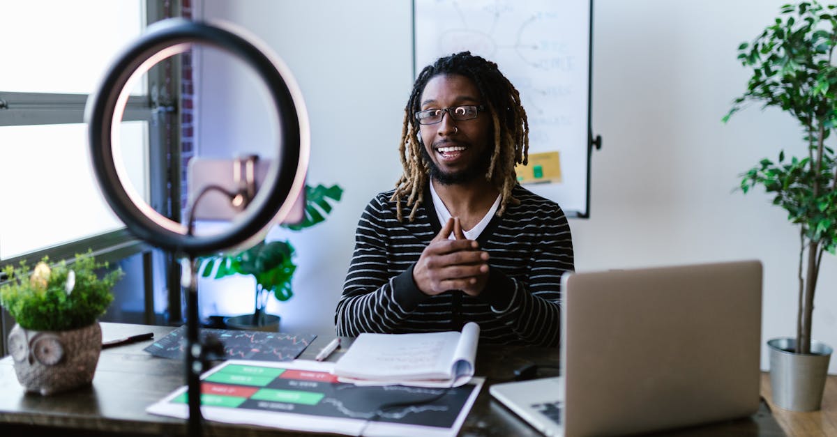 d&eacute;couvrez comment optimiser votre pr&eacute;sence en ligne pour attirer davantage de clients. apprenez les meilleures pratiques en mati&egrave;re de marketing num&eacute;rique, de r&eacute;seaux sociaux et de cr&eacute;ation de contenu pour d&eacute;velopper votre notori&eacute;t&eacute; sur le web.