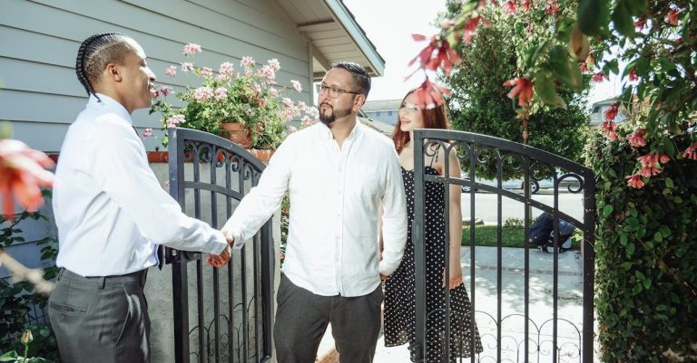 découvrez les clés du succès commercial avec nos stratégies éprouvées. apprenez à optimiser vos ventes, à fidéliser vos clients et à dépasser vos objectifs en matière de performance commerciale.