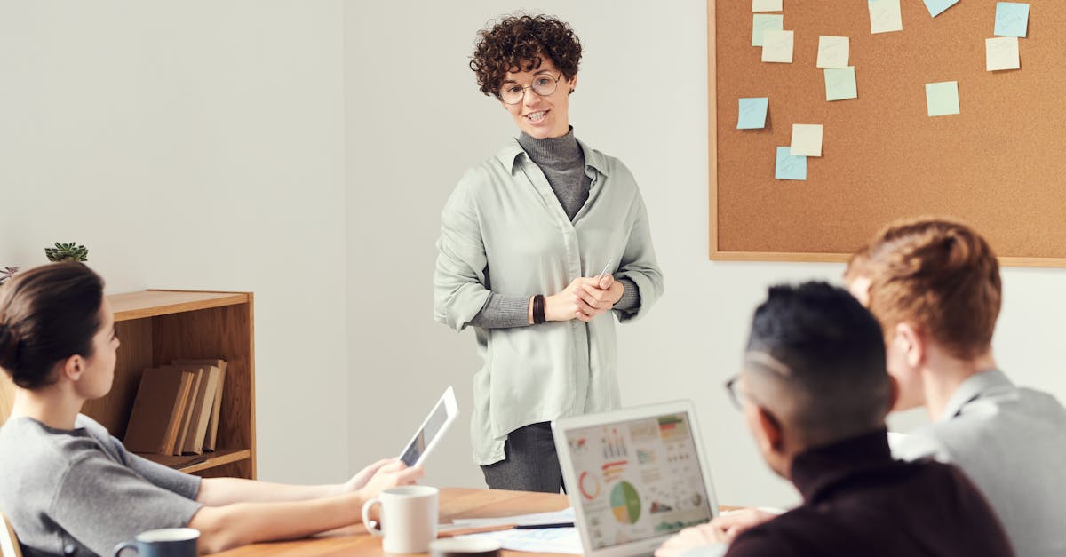 découvrez notre présentation captivante qui vous plonge dans l'univers fascinant de notre entreprise, ses valeurs et ses objectifs. apprenez-en davantage sur nos produits, services et l'impact que nous souhaitons avoir dans le monde.