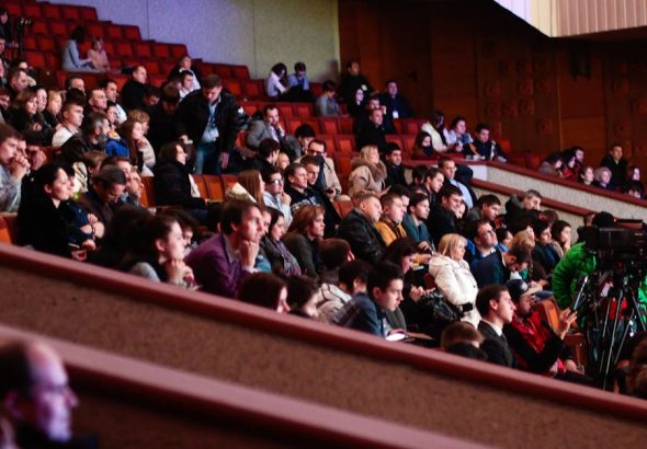 découvrez comment maximiser l'engagement de votre audience grâce à des stratégies innovantes et des techniques de communication efficaces. transformez vos interactions en relations durables et stimulez la fidélité de vos clients.