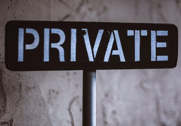 découvrez les secrets de la persuasion et apprenez comment influencer les autres avec efficacité. explorez les techniques psychologiques et les stratégies pour communiquer de manière convaincante dans vos interactions personnelles et professionnelles.