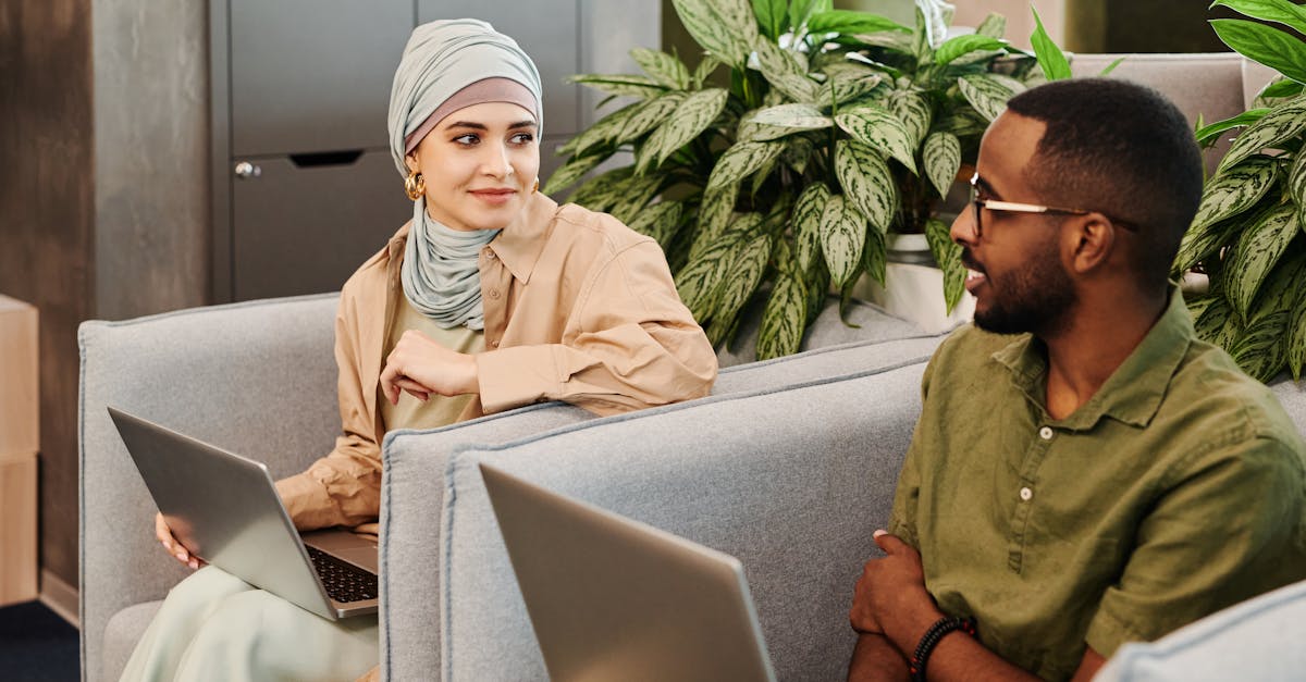 découvrez l'art de l'écoute active, une compétence essentielle pour améliorer la communication, renforcer les relations et favoriser la compréhension mutuelle. apprenez des techniques et des conseils pratiques pour devenir un meilleur auditeur et transformer vos interactions.