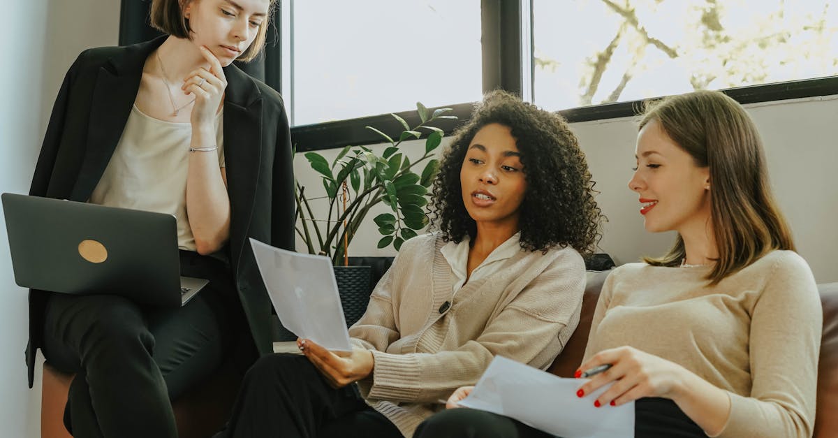 découvrez l'art de l'écoute active, une compétence essentielle pour améliorer vos communications interpersonnelles, renforcer vos relations et favoriser un climat de confiance. apprenez des techniques pratiques pour écouter réellement et répondre efficacement afin d'enrichir vos échanges quotidiens.
