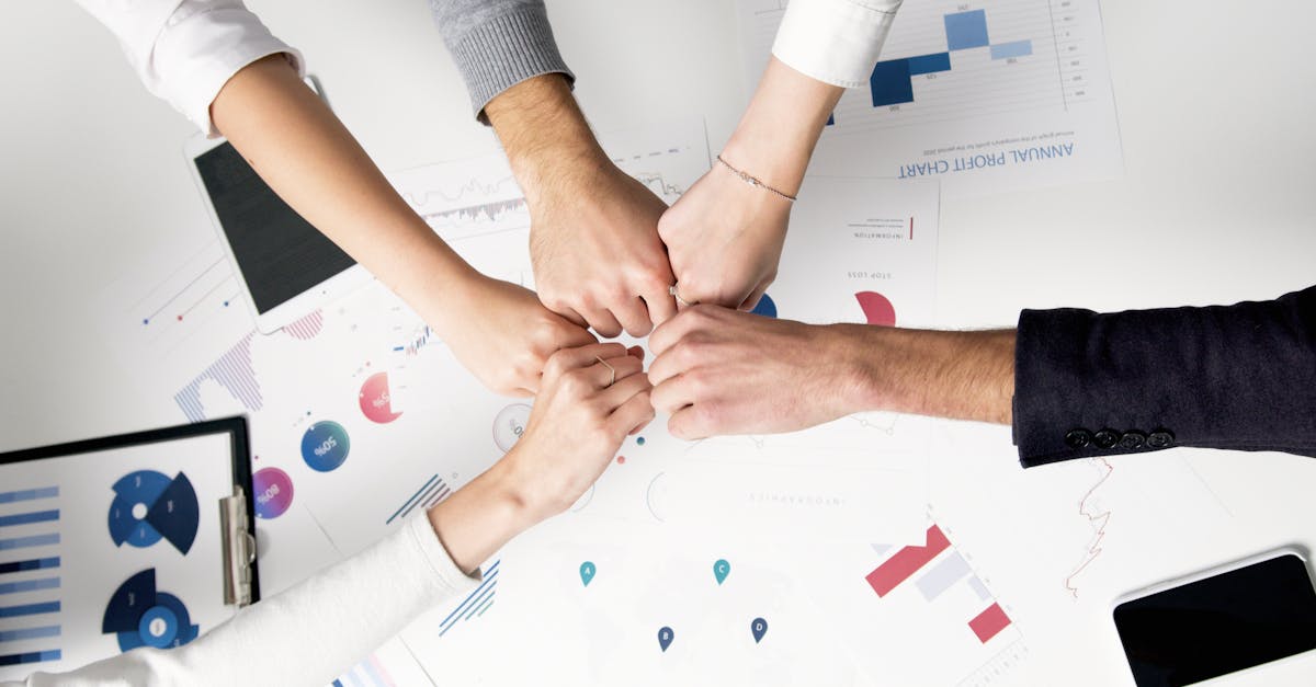 découvrez l'importance de la collaboration inter-équipes pour optimiser la productivité et favoriser l'innovation au sein de votre entreprise. apprenez des stratégies efficaces pour renforcer la communication et la coopération entre les différentes équipes.