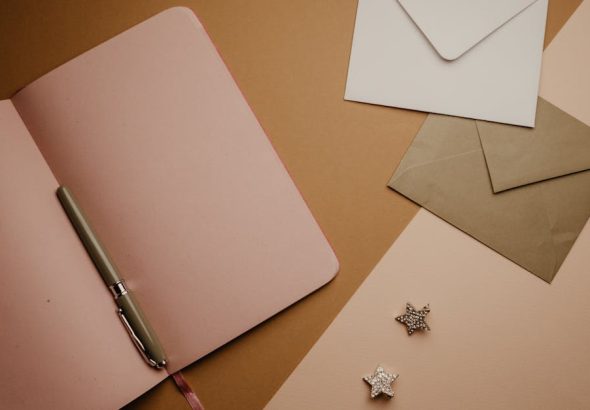 découvrez l'art de la correspondance personnalisée, où chaque mot est soigneusement choisi pour refléter votre style et vos intentions. transformez vos échanges en expériences uniques et mémorables.