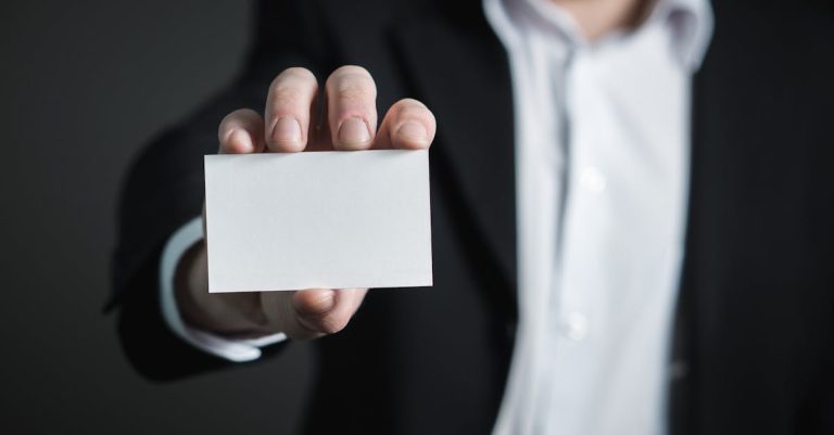 découvrez comment optimiser vos formulaires de contact pour améliorer l'engagement des utilisateurs et augmenter les conversions sur votre site web. des conseils pratiques et des astuces pour faciliter la communication avec vos clients.
