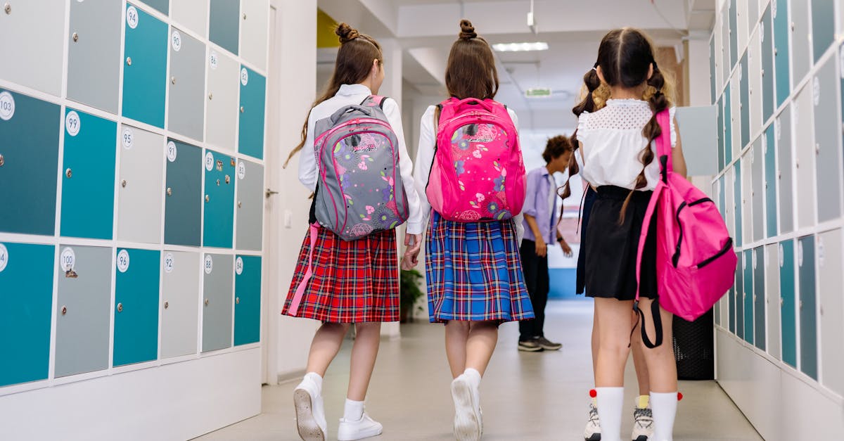 découvrez l'apprentissage collaboratif, une méthode innovante qui favorise l'échange de connaissances et le travail d'équipe. améliorez vos compétences en collaborant avec d'autres apprenants pour une expérience éducative enrichissante.