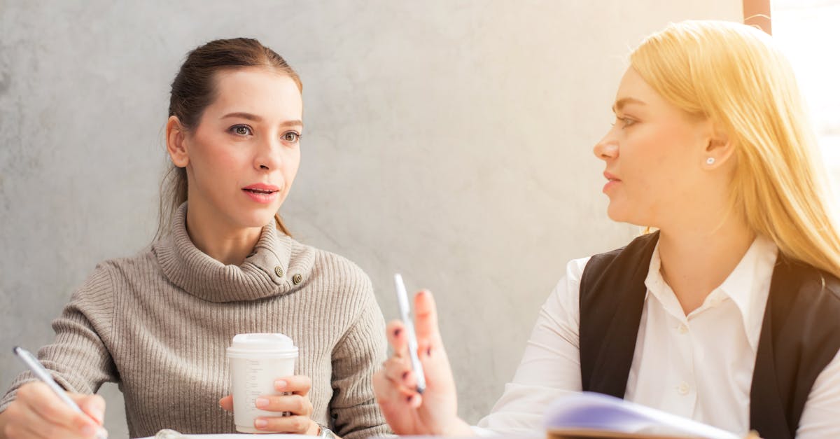 découvrez l'art de la communication efficace ! apprenez des stratégies pour améliorer vos échanges, renforcer vos relations professionnelles et personnelles, et naviguer dans les défis de la communication moderne.