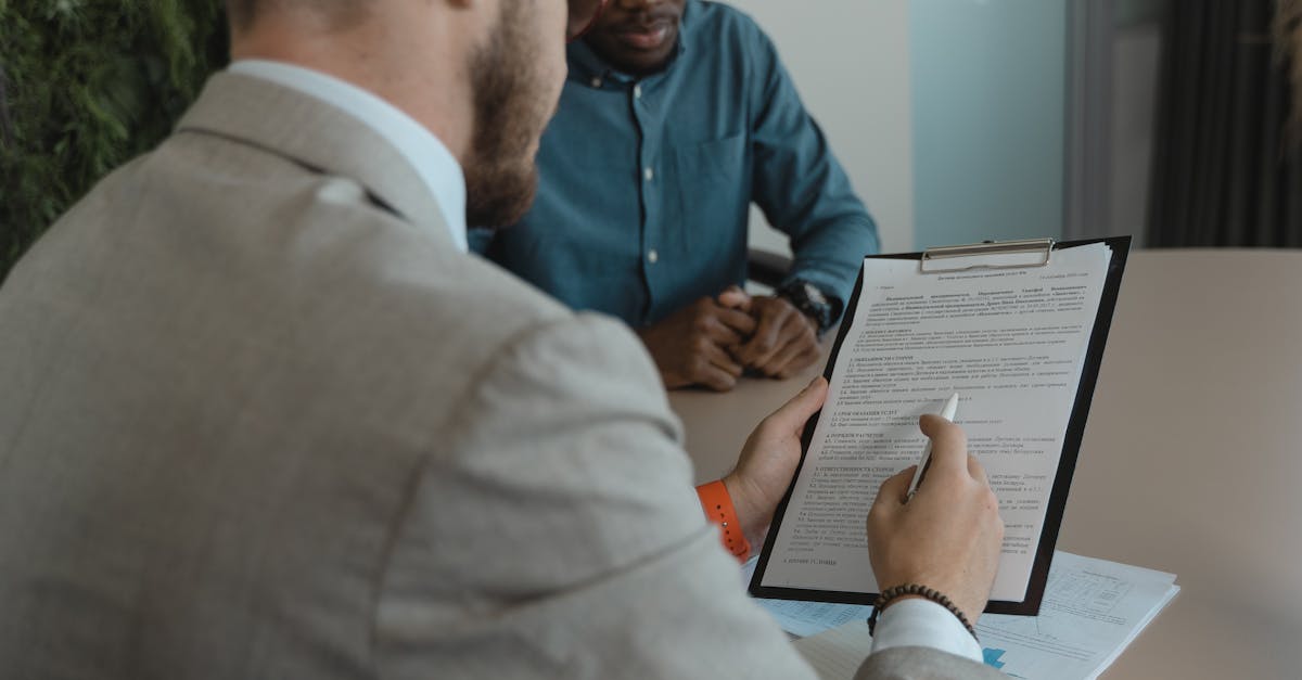 découvrez l'importance du feedback dans la communication et le développement personnel. apprenez à donner et recevoir des retours constructifs pour améliorer vos performances et enrichir vos relations professionnelles.