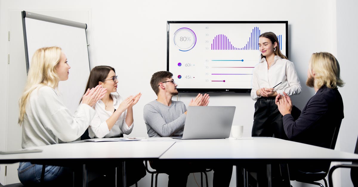 découvrez l'importance du feedback dans la communication et le développement personnel. apprenez à donner et recevoir des retours constructifs pour améliorer vos compétences et renforcer vos relations professionnelles.