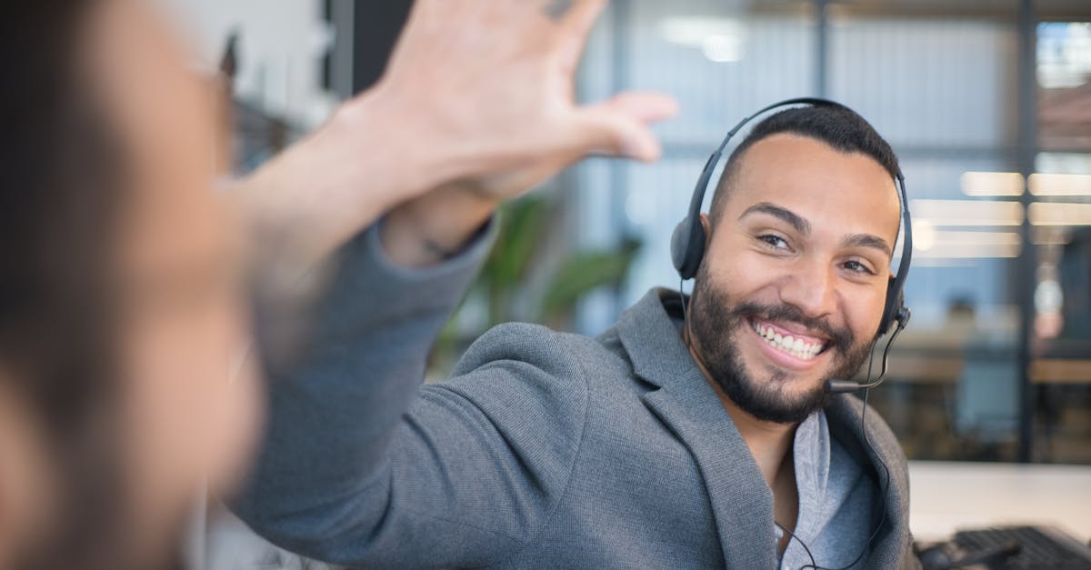 découvrez l'importance du feedback dans la communication et le développement personnel. apprenez à donner et recevoir des retours constructifs pour améliorer vos compétences et renforcer vos relations professionnelles.