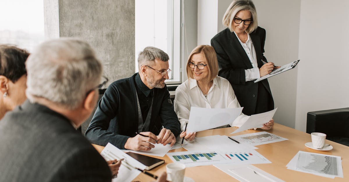 découvrez l'importance de la collaboration inter-équipes dans un environnement de travail dynamique. apprenez comment stimuler l'innovation, améliorer la communication et optimiser les résultats grâce à des stratégies efficaces qui unissent les talents et favorisent le travail en synergie.