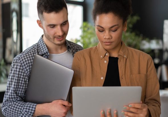 découvrez la signification du taux de réponse, son importance pour vos campagnes marketing et des conseils pratiques pour améliorer efficacement votre taux de réponse.