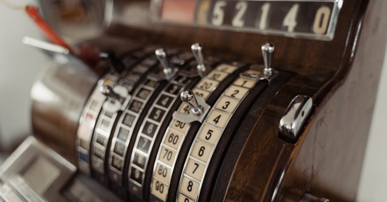 découvrez la définition, les usages et les différents types de leviers, ainsi que leur importance en mécanique et dans divers domaines du quotidien.
