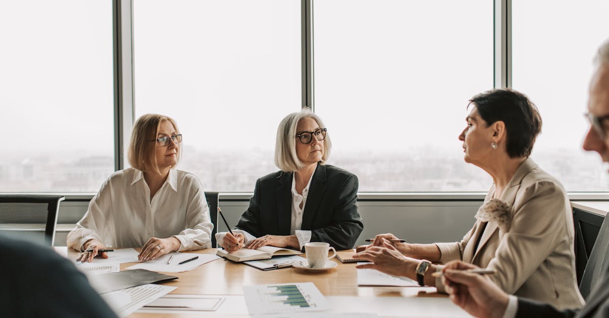 découvrez comment la communication stratégique permet d’atteindre efficacement vos objectifs professionnels, d’optimiser votre image de marque et de renforcer l’engagement de vos parties prenantes.