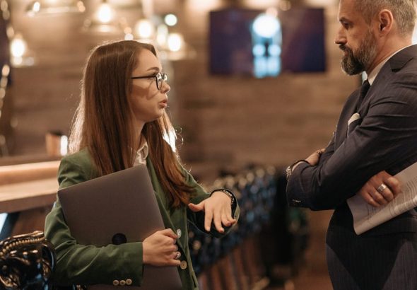 découvrez les clés de la communication stratégique pour renforcer l'image de votre entreprise, coordonner vos messages et atteindre vos objectifs professionnels efficacement.